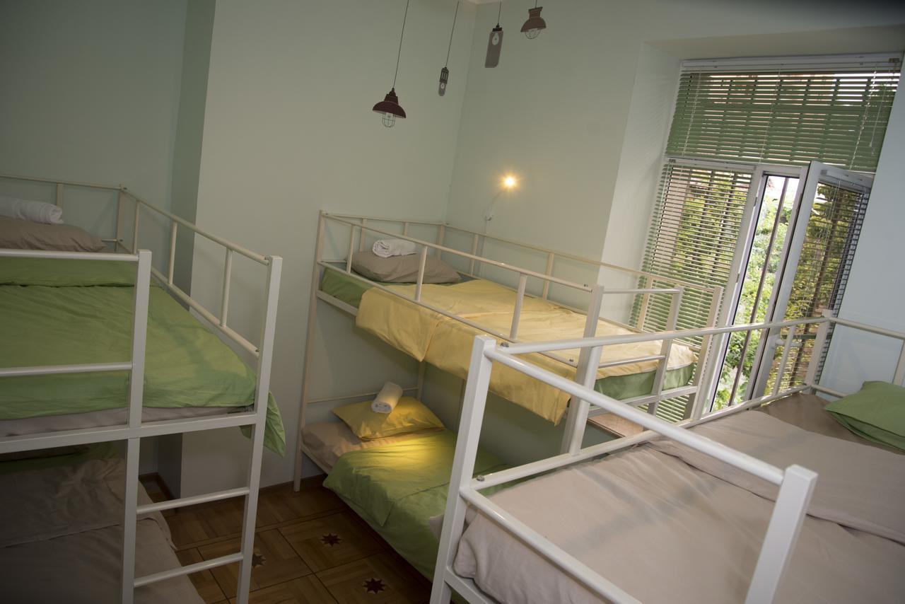 Katun Hostel 耶烈万 外观 照片