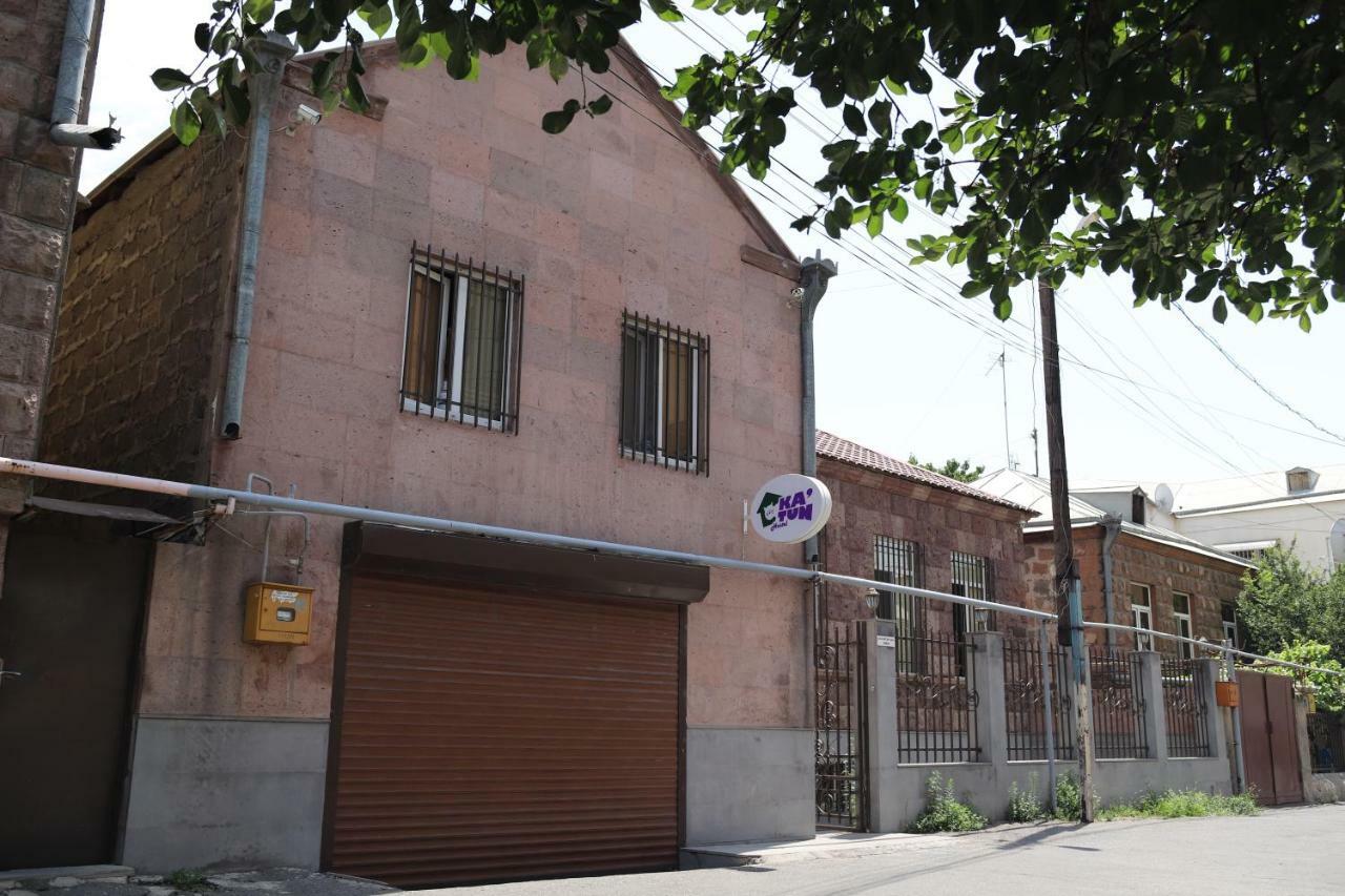 Katun Hostel 耶烈万 外观 照片
